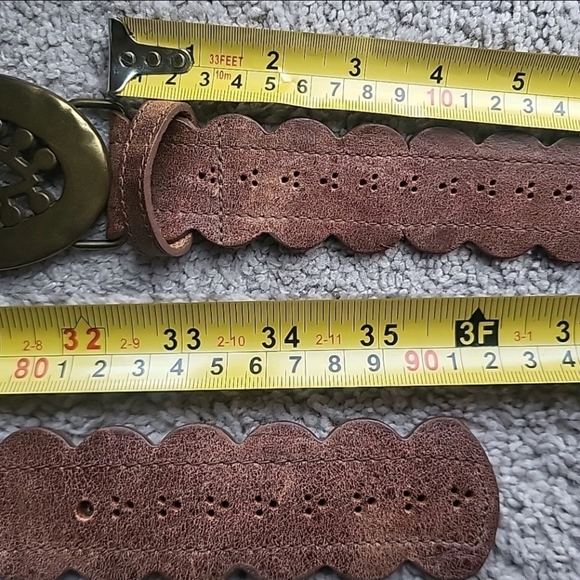 Vintage Avignon Belt Womens Small Brown Leather Perforated Brass Buckle Boho USA - Picture 6 of 9
